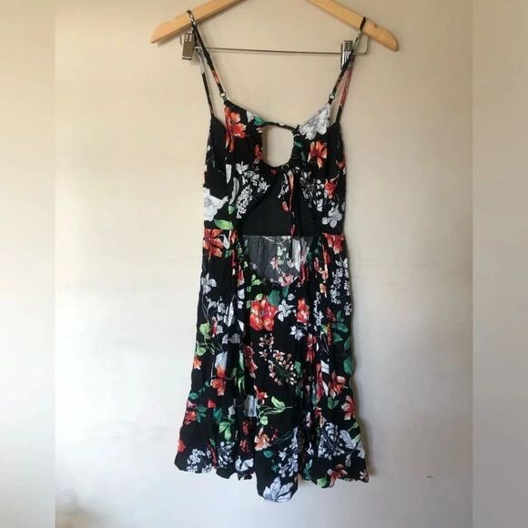 🟧 Ambiance | Back Cut Out  Mini Dress - Picture 3 of 4